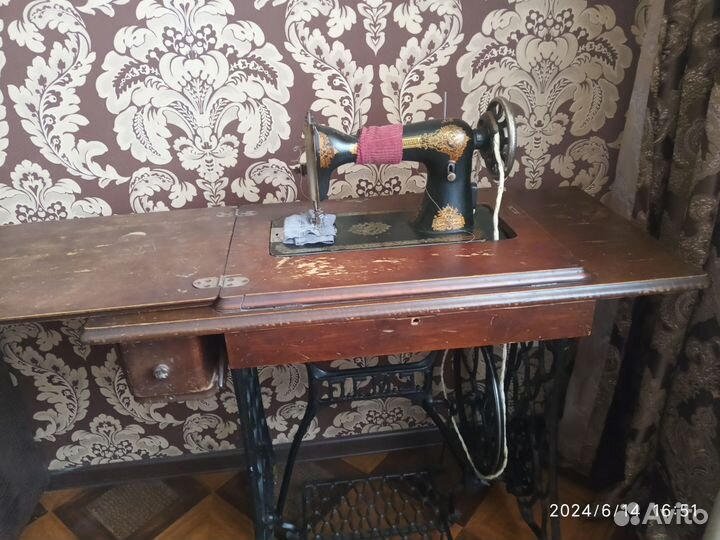 Швейная машинка подольская, ножная
