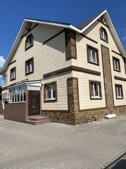 Коттедж 500 м² на участке 10 сот.