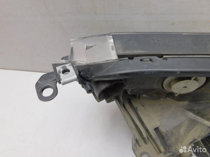 Фара правая Toyota RAV4