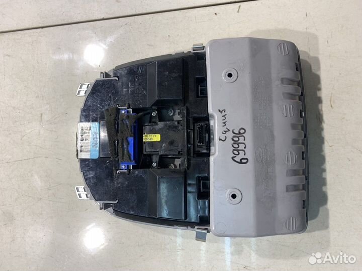 Плафон внутреннего освещения (передний)