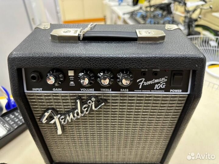 Гитарный усилитель fender frontman 10G