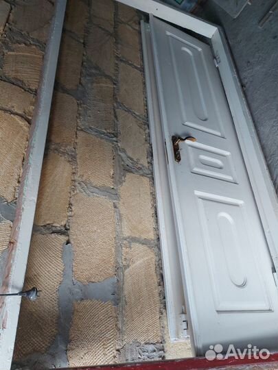 Межкомнатные двери б/у с коробкой