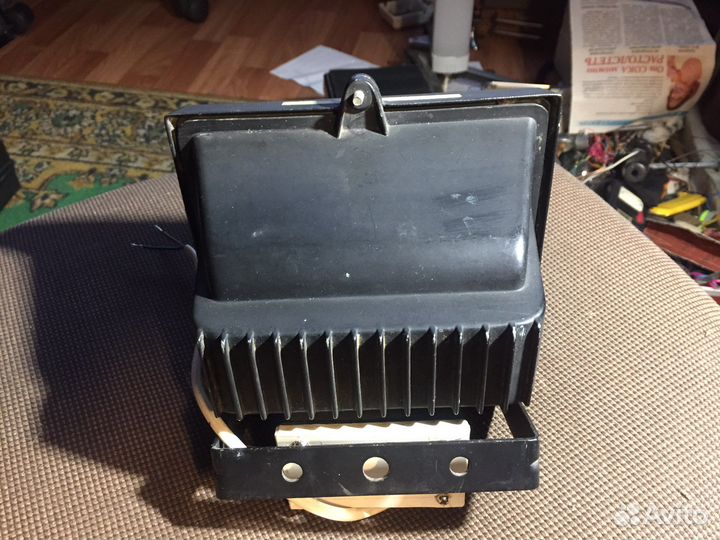 Прожектор галогенный