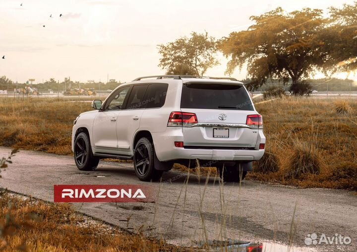 Кованые диски R22 на Toyota Land Cruiser 300