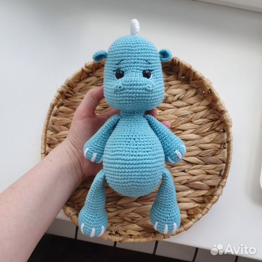 Вязаная игрушка дракон