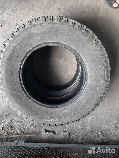 Шины 225 75 16 бу один месяц