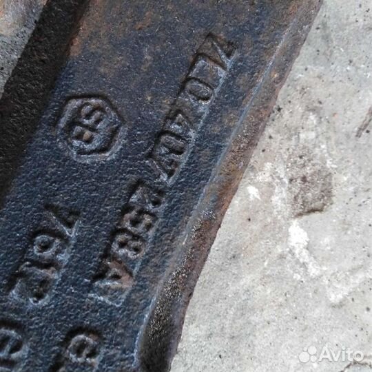 Кулак поворотный Volkswagen touareg 3.0 TDI правый