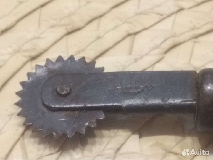 Колёсико копировальное для выкройки шитья