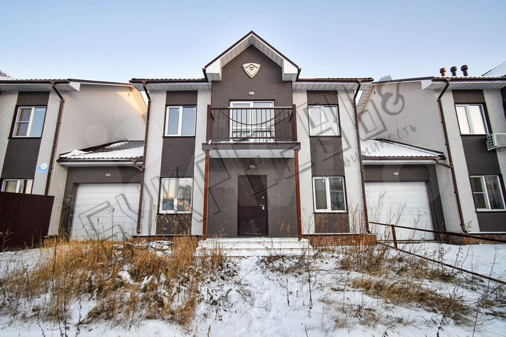 Таунхаус 150 м² на участке 4 сот.