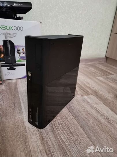 Xbox 360e 500 gb + kinect + игры