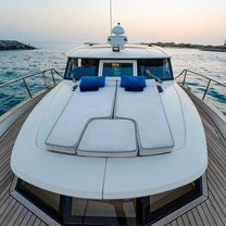 Моторная яхта Greenline 40, Дубай