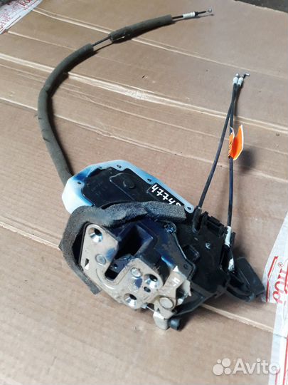 Замок двери передней левой (2 контакта ) Nissan Al