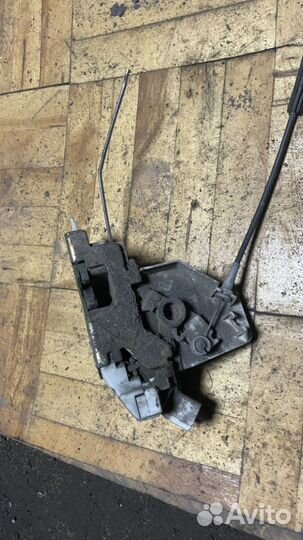 Ручка замок передний левый Ford Focus 1