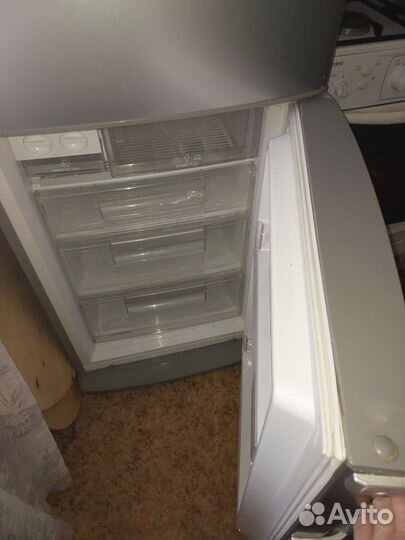 Холодильник на запчасти