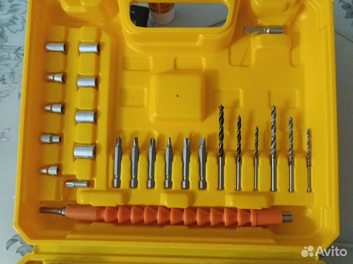 Шуруповерт ударный DeWalt 21V