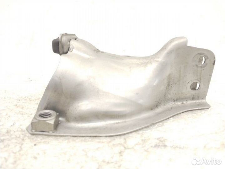 Кронштейн опоры двигателя правый Audi A6 C7 3.0