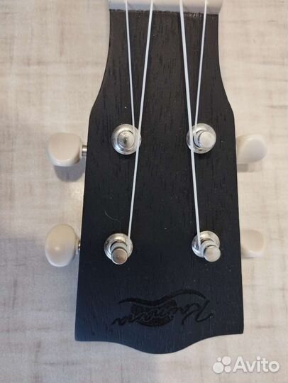 Укулеле тенор