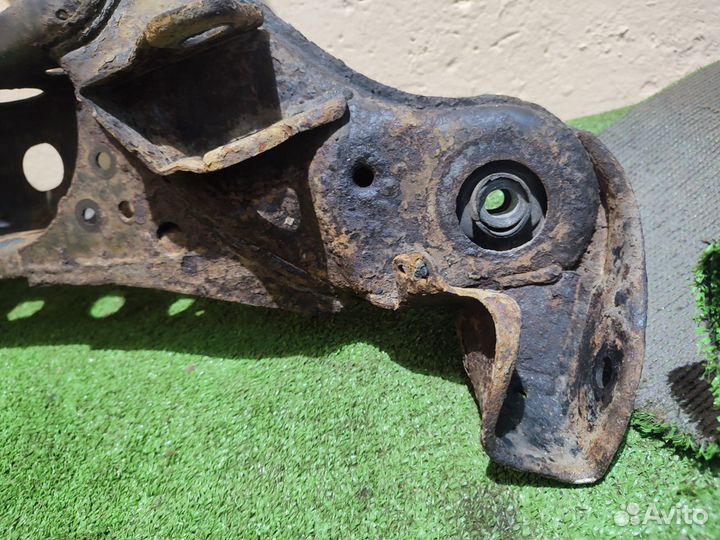 Задний подрамник Mercedes-Benz w210