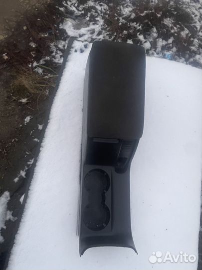 Подлокотник на volkswagen passat б5+ передний