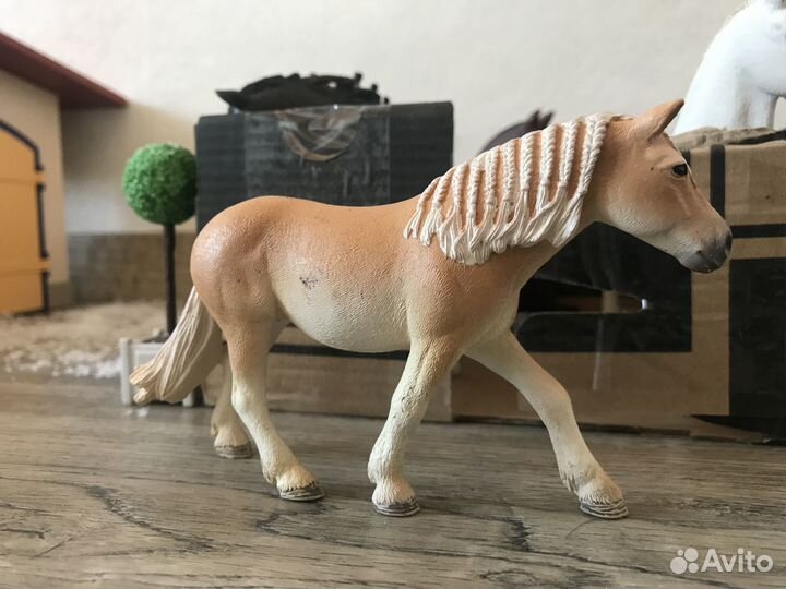 Фигурки лошадей schleich collecta