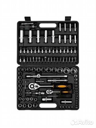 Набор инструментов для авто в чемодане