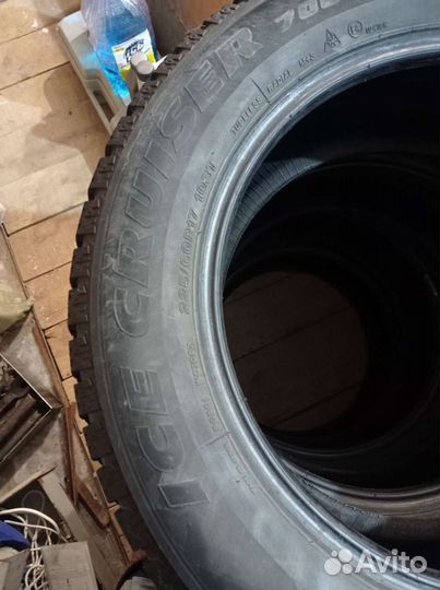 Bridgestone Ice Cruiser 7000S 225/60 R17