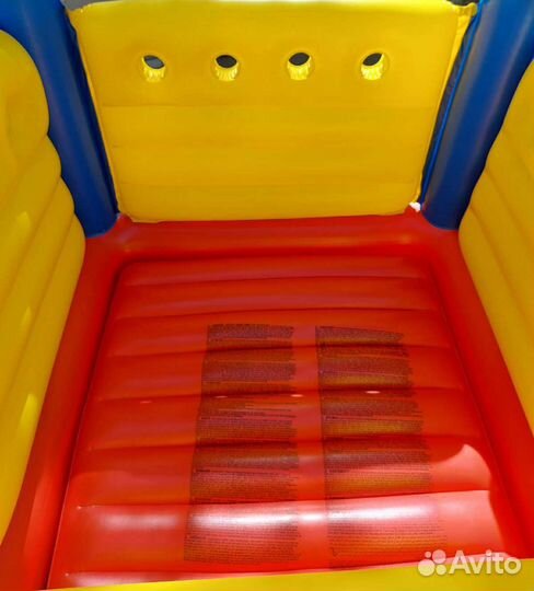 Надувной игровой батут