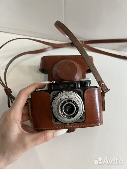 Старинный фотоаппарат