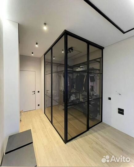 Раздвижная перегородка с матовым стеклом