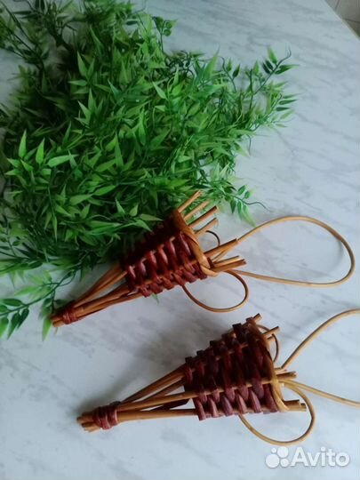 Корзинка из лозы с зеленью