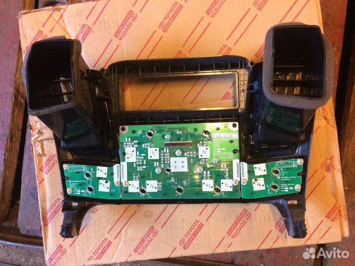 Блок управления кондиционером Lexus RX300 II