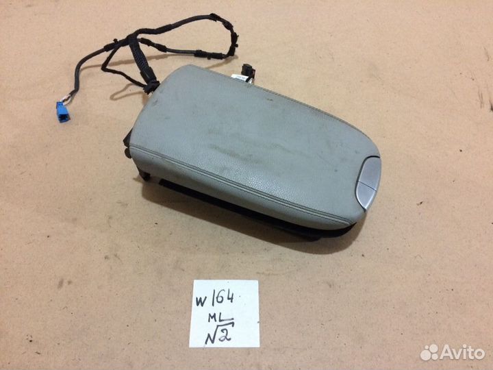 Консоль с подлокотником Mercedes ML W164