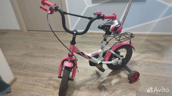 Детский велосипед с ручкой 12 дюймов