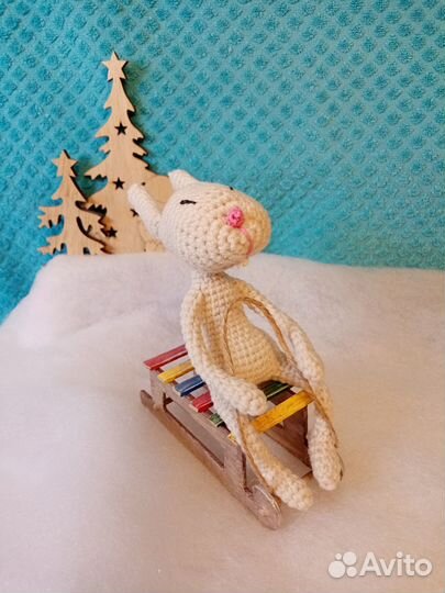 Зайка на санках