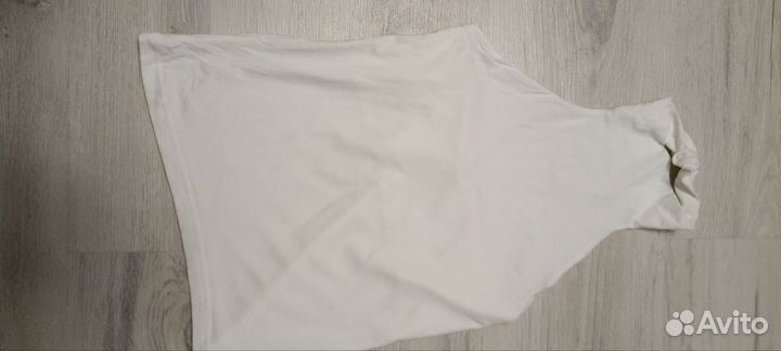 Топ с воротлм без рукавов м