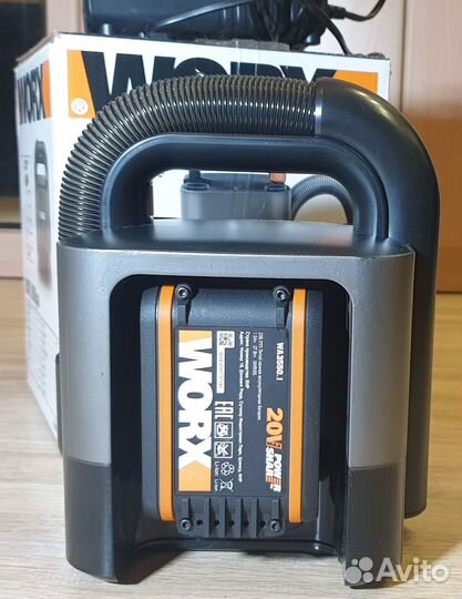 Аккумуляторный пылесос Worx WX030 + акб