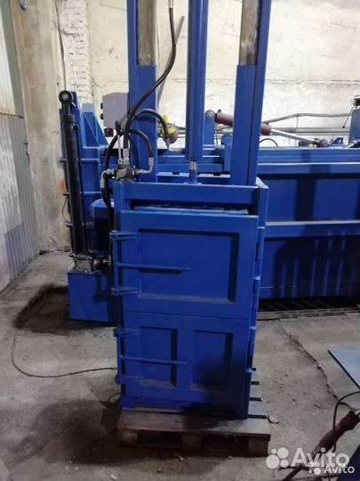 Пресс для макулатуры и картона