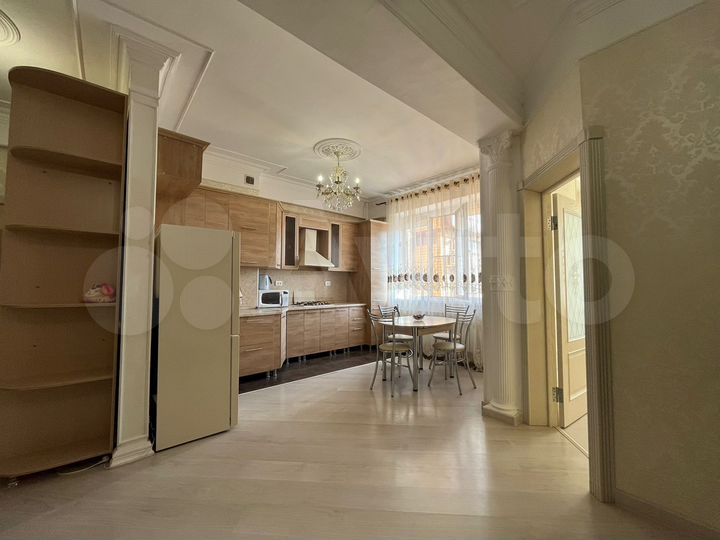 2-к. квартира, 54 м², 10/11 эт.
