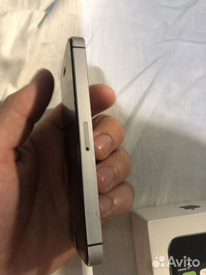 Телефон iPhone 5s