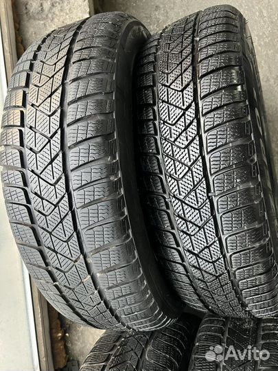 Pirelli Winter Sottozero 3 225/60 R18 100H