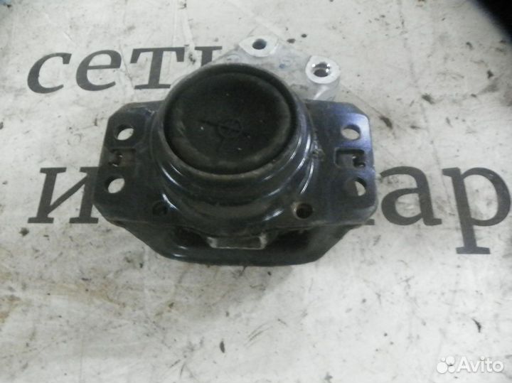 Подушка двигателя Peugeot 3008