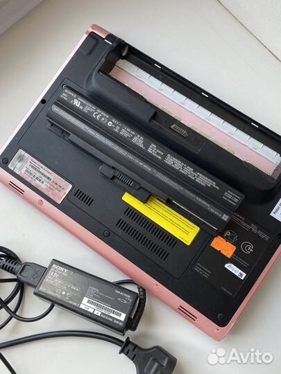 Нетбук sony vaio SVE111A11V