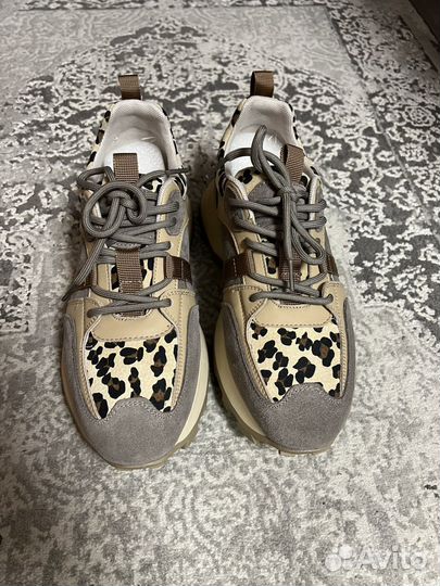 Кроссовки женские 39 размер