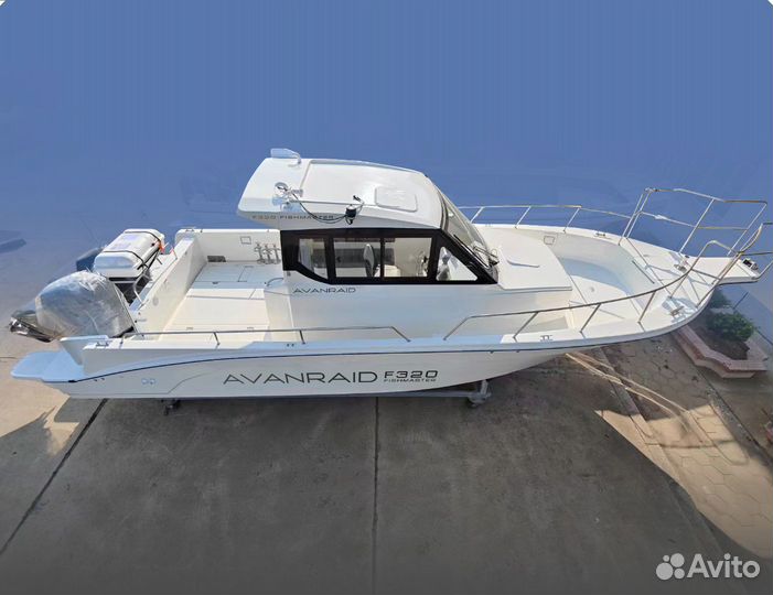 Катер Avanraid F320 Fishmaster