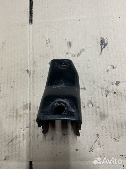 Кронштейн опоры двс lancer 9