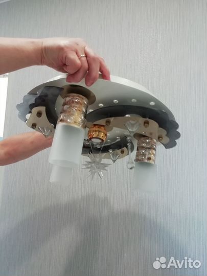 Продам люстру в рабочем состоянии