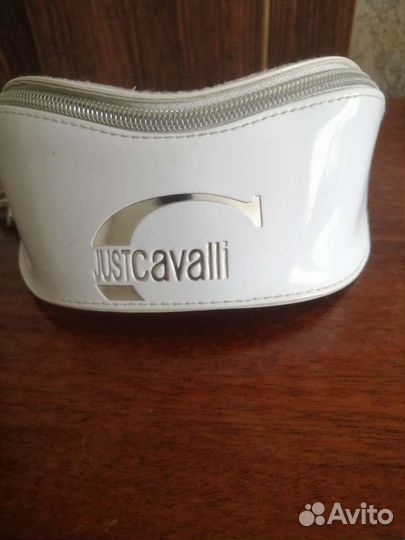 Солнцезащитные очки женские брендовые