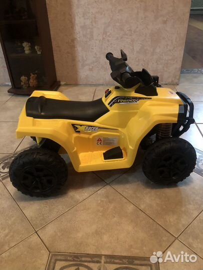 Детский квадроцикл на аккумуляторе