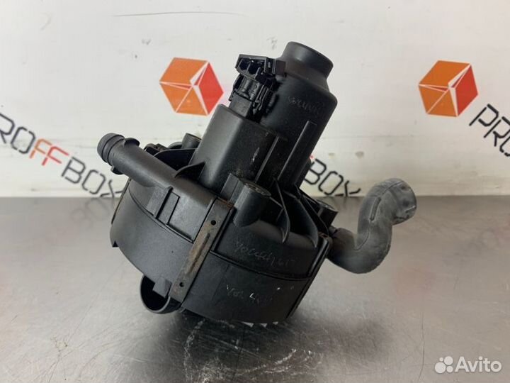 Насос продувки катализатора Mercedes S-Class W221