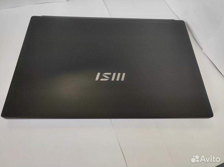 Ноутбук MSI i3-1215U/8/SSD256/int/Win11/15.6